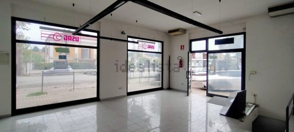 locale commerciale in vendita a San Giovanni Teatino in zona Sambuceto