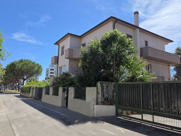 casa indipendente in vendita a San Giovanni Teatino in zona Sambuceto