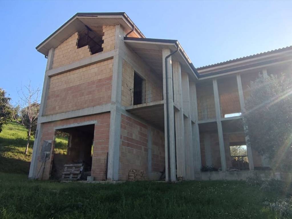 casa indipendente in vendita a San Giovanni Teatino in zona Dragonara