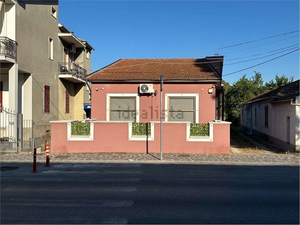 casa indipendente in vendita a San Giovanni Teatino in zona Sambuceto