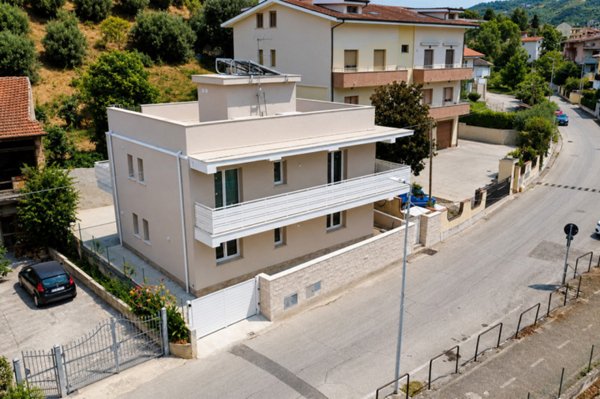 casa indipendente in vendita a San Giovanni Teatino in zona Dragonara