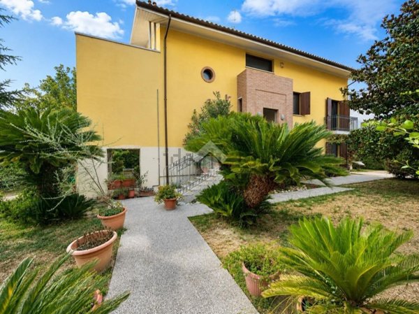 casa indipendente in vendita a San Giovanni Teatino in zona Dragonara