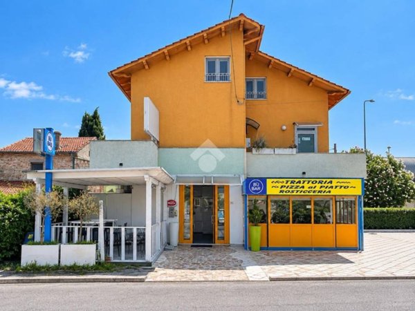 intera palazzina in vendita a San Giovanni Teatino in zona Sambuceto