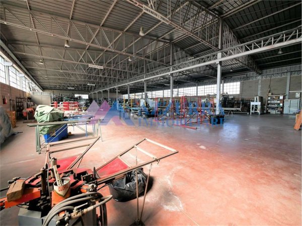 locale di sgombero in vendita a San Salvo