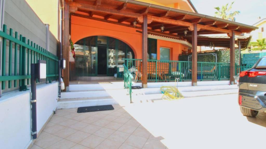 casa indipendente in vendita a San Salvo in zona San Salvo Marina