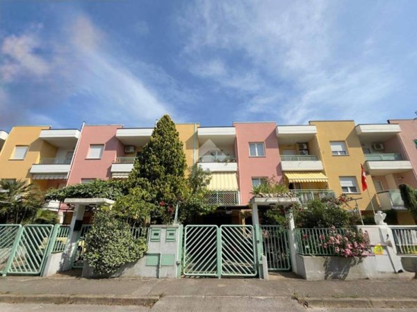 casa indipendente in vendita a San Salvo in zona San Salvo Marina
