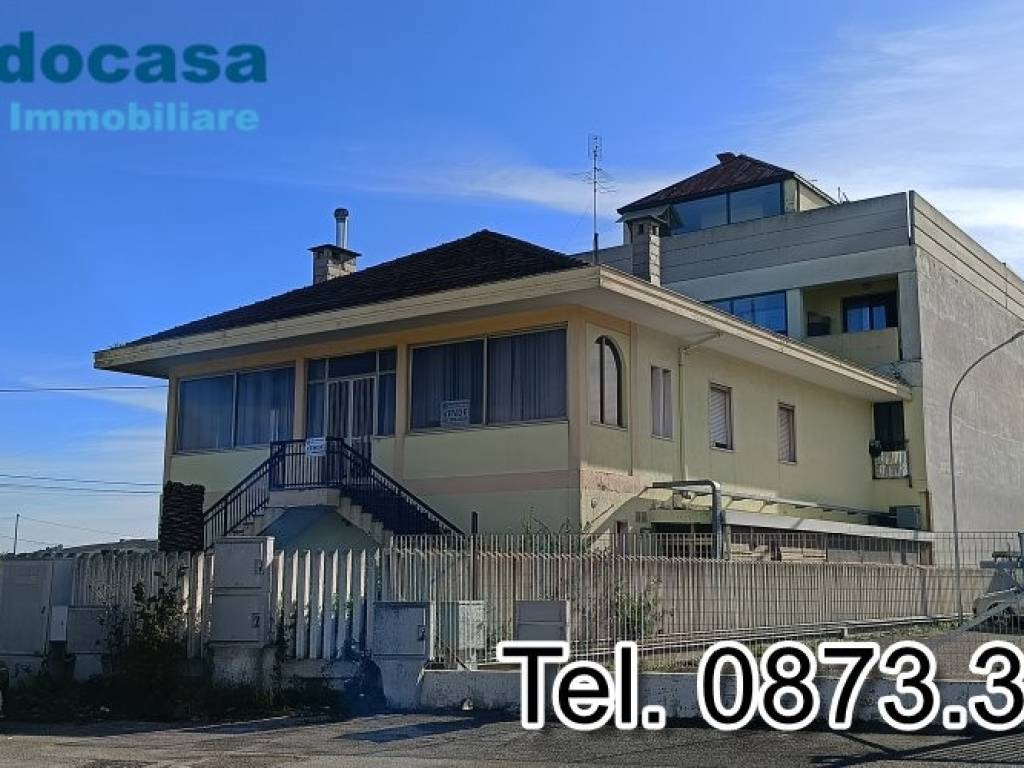 casa indipendente in vendita a San Salvo in zona San Salvo Stazione