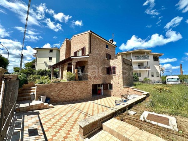 casa indipendente in vendita a San Salvo in zona San Salvo Marina