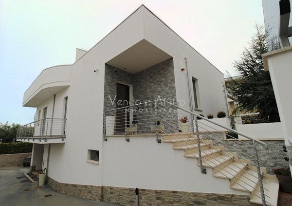 casa indipendente in vendita a San Salvo