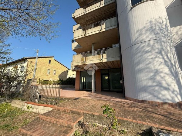 locale commerciale in vendita a San Salvo