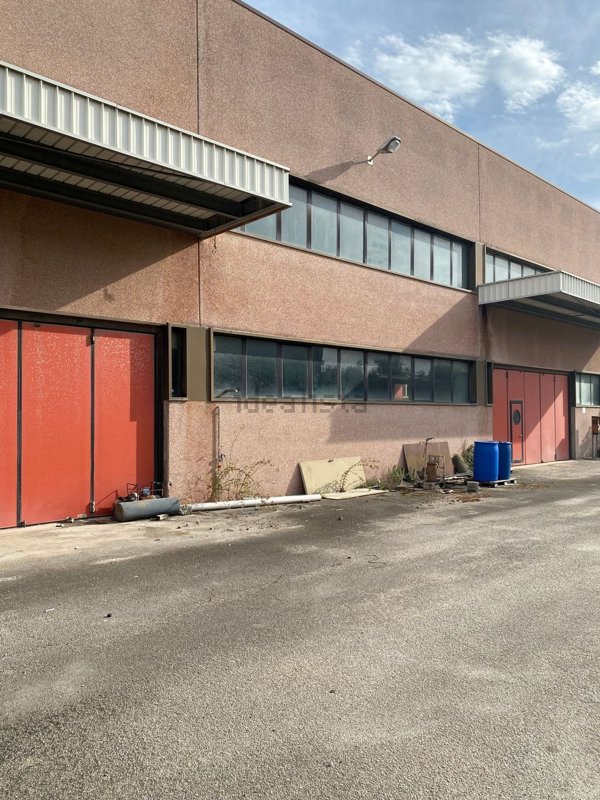 capannone in vendita a San Salvo