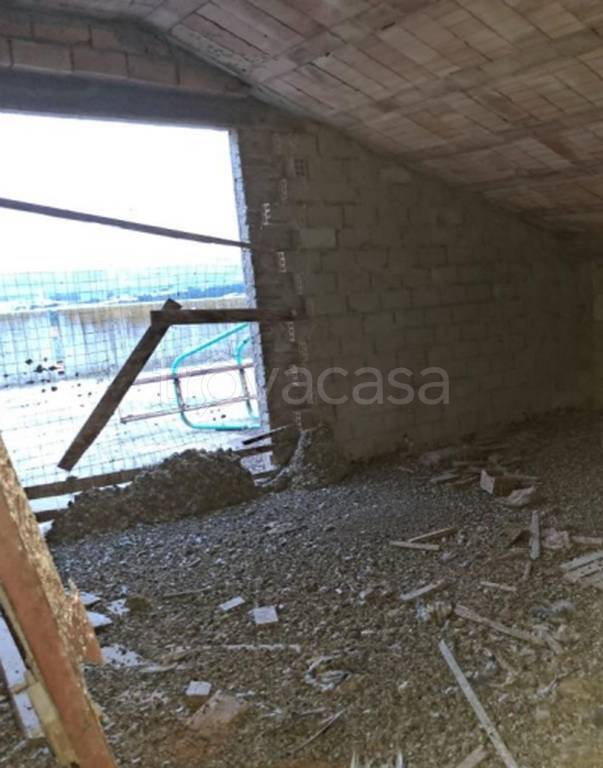 locale commerciale in vendita a San Salvo