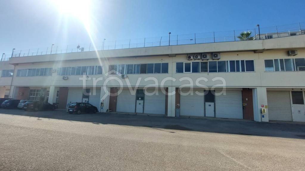 locale commerciale in vendita a San Salvo