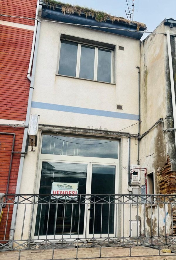 locale commerciale in vendita a San Salvo