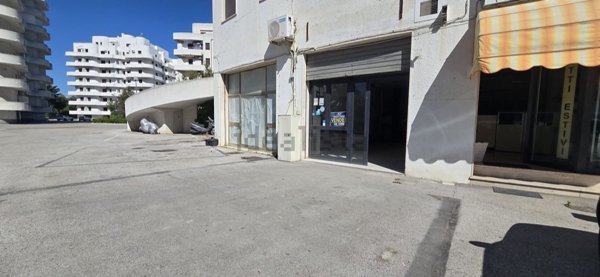 locale commerciale in vendita a San Salvo in zona San Salvo Marina