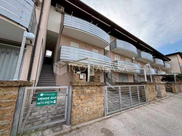 casa indipendente in vendita a San Salvo in zona San Salvo Stazione