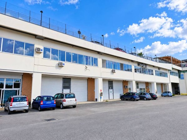 locale commerciale in vendita a San Salvo
