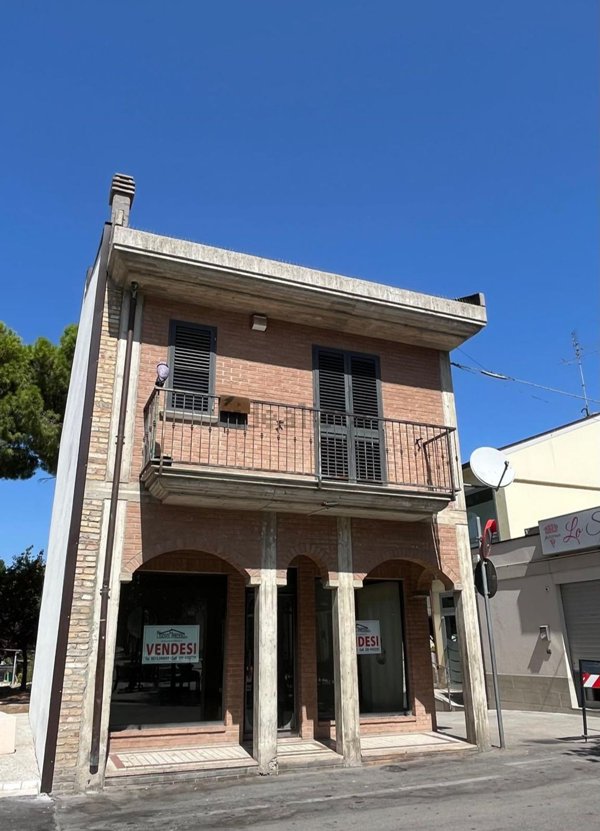 locale commerciale in vendita a San Salvo