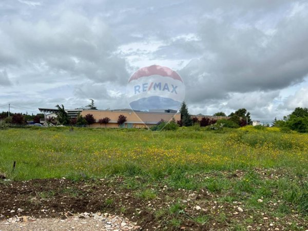 terreno edificabile in vendita a Santa Maria Imbaro
