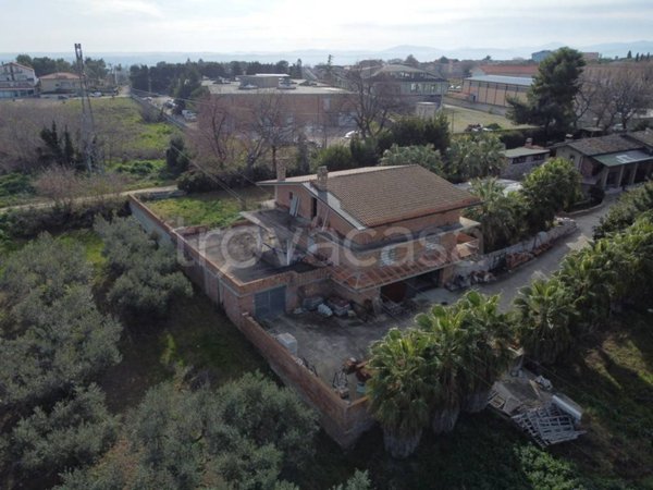casa indipendente in vendita a Santa Maria Imbaro