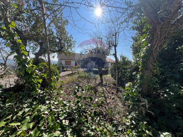 casa indipendente in vendita a Santa Maria Imbaro in zona Colli