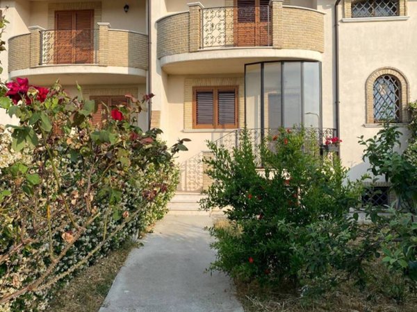 casa indipendente in vendita a Santa Maria Imbaro