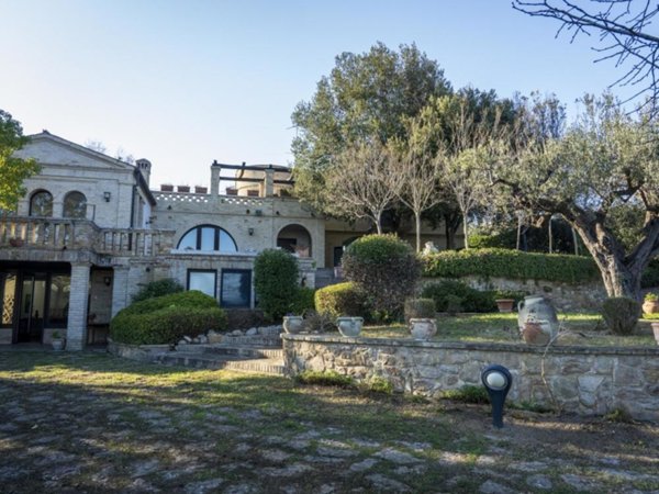 casa indipendente in vendita a Santa Maria Imbaro