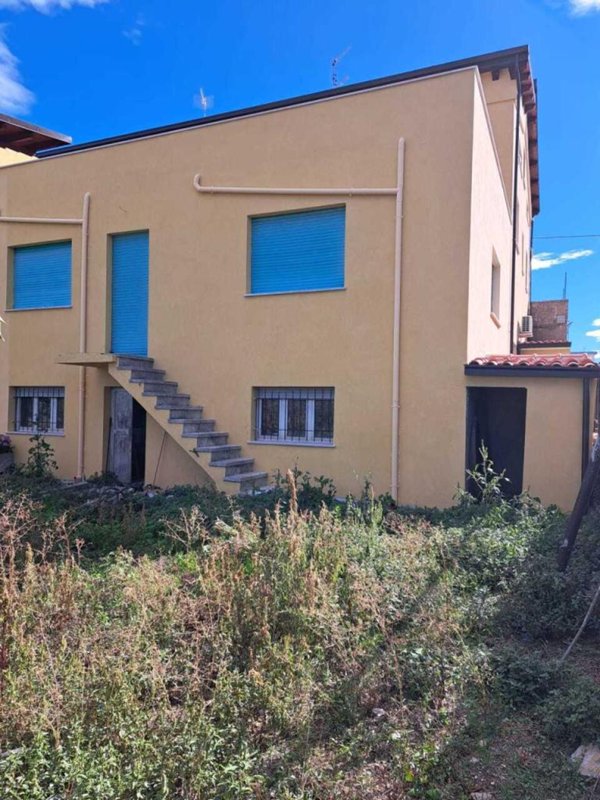 pentavano in vendita a Santa Maria Imbaro