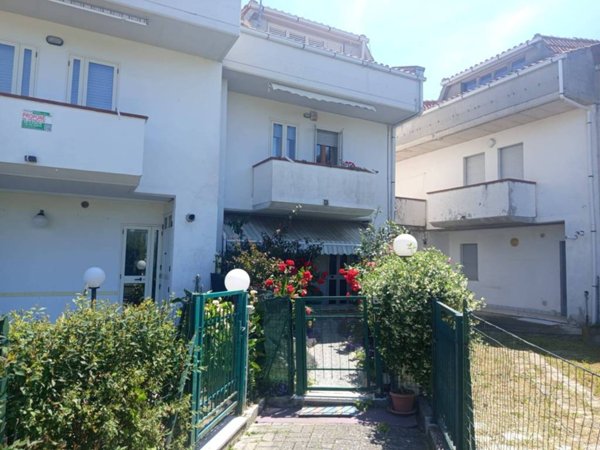casa indipendente in vendita a Santa Maria Imbaro