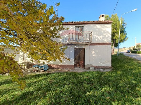 casa indipendente in vendita a Sant'Eusanio del Sangro in zona Santa Lucia