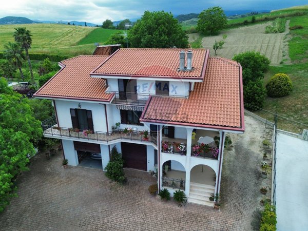 casa indipendente in vendita a Sant'Eusanio del Sangro