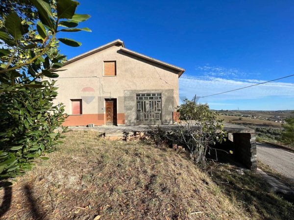 casa indipendente in vendita a Sant'Eusanio del Sangro in zona Cotti