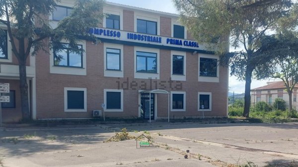 negozio in vendita a Sant'Eusanio del Sangro in zona Santa Lucia
