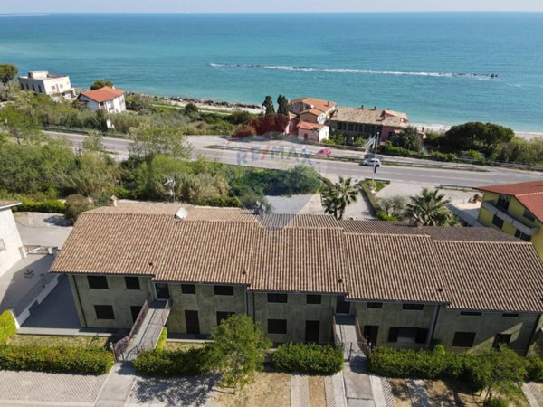 appartamento in vendita a San Vito Chietino in zona Marina di San Vito