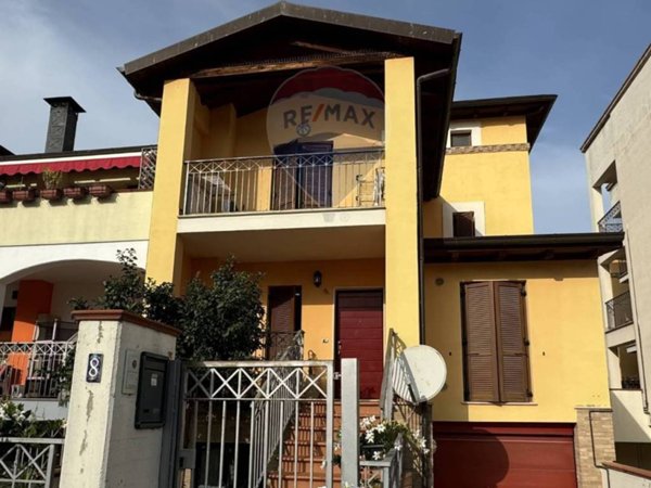 casa indipendente in vendita a San Vito Chietino in zona Marina di San Vito