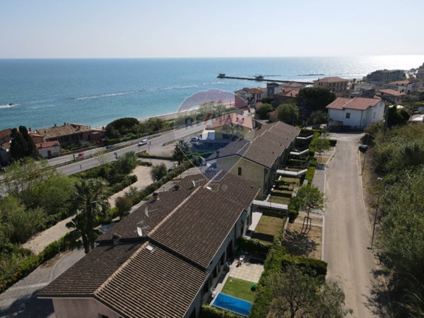 appartamento in vendita a San Vito Chietino in zona Marina di San Vito