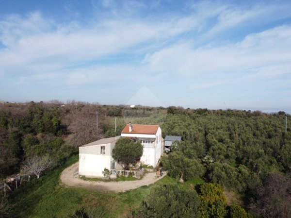 casa indipendente in vendita a San Vito Chietino