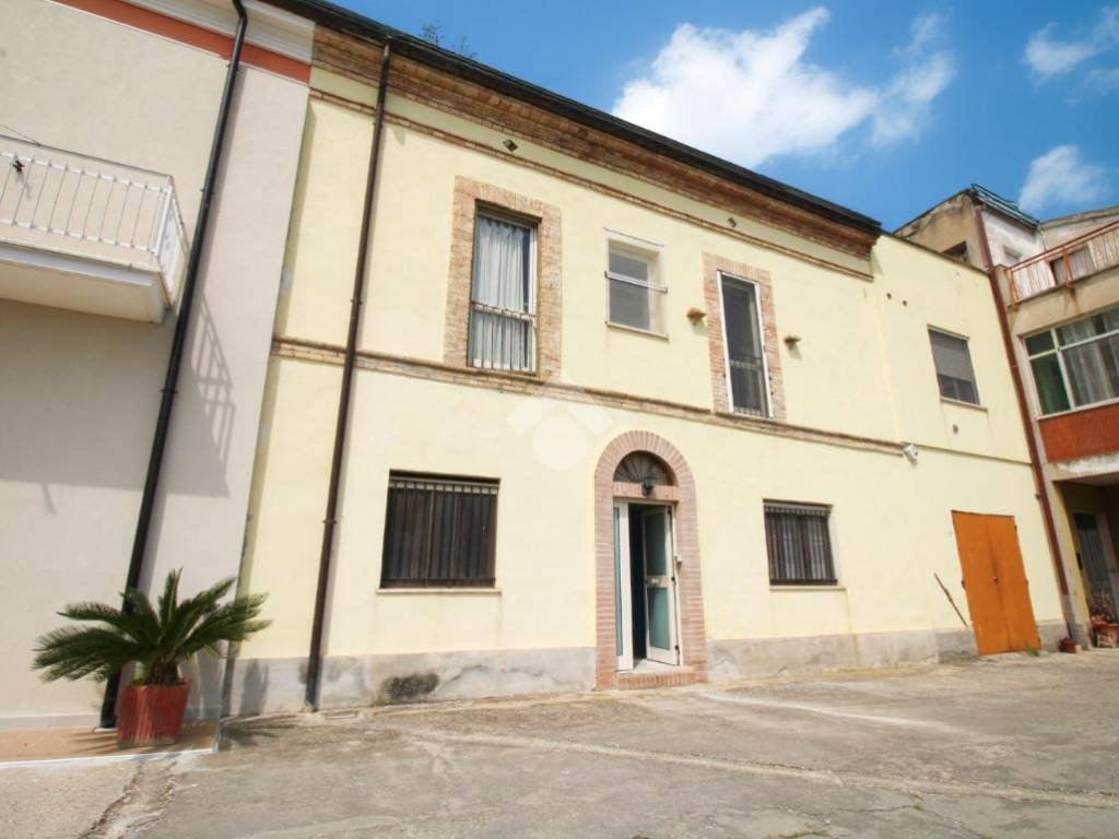 appartamento in vendita a San Vito Chietino in zona Marina di San Vito