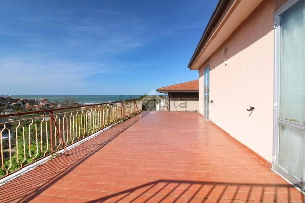 appartamento in vendita a San Vito Chietino in zona Marina di San Vito