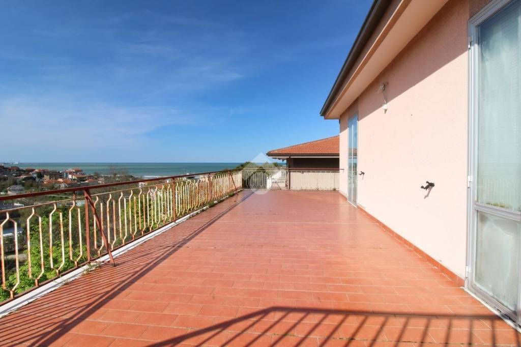 appartamento in vendita a San Vito Chietino in zona Marina di San Vito