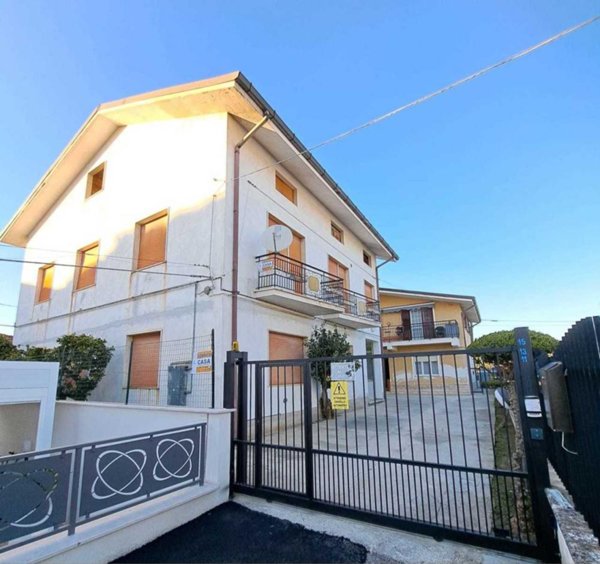 casa indipendente in vendita a San Vito Chietino in zona Sant'Apollinare