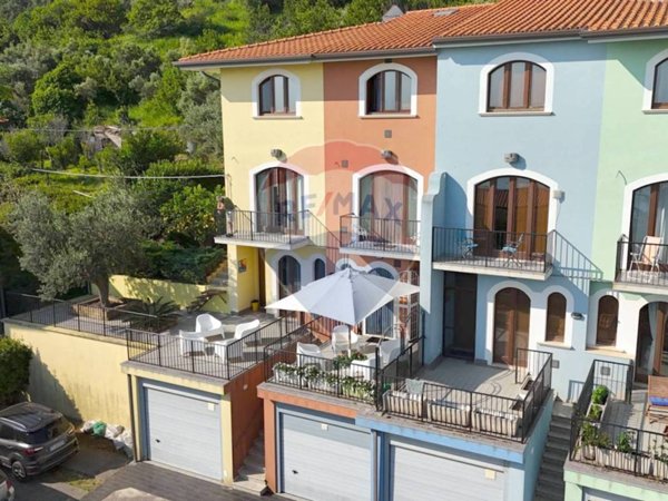 casa indipendente in vendita a San Vito Chietino in zona Marina di San Vito