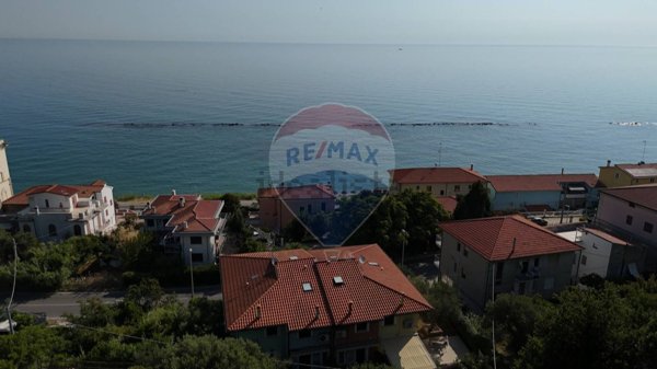 casa indipendente in vendita a San Vito Chietino in zona Marina di San Vito