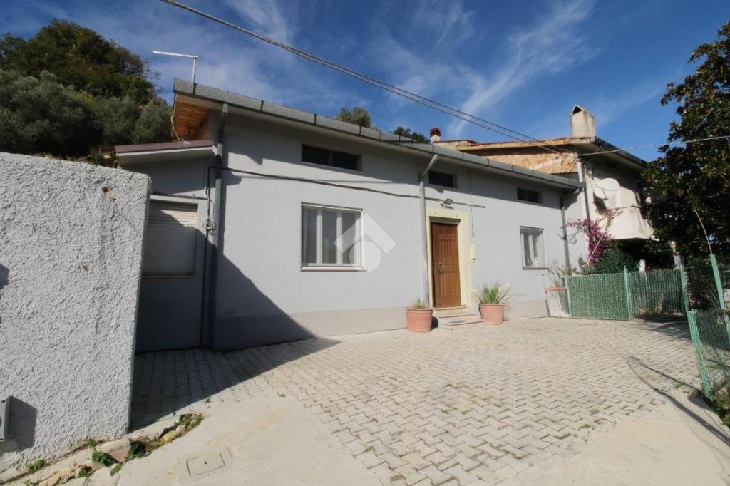 casa indipendente in vendita a San Vito Chietino
