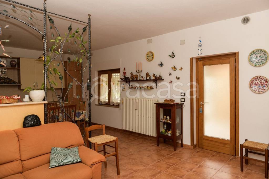 casa indipendente in vendita a San Vito Chietino in zona Sant'Apollinare