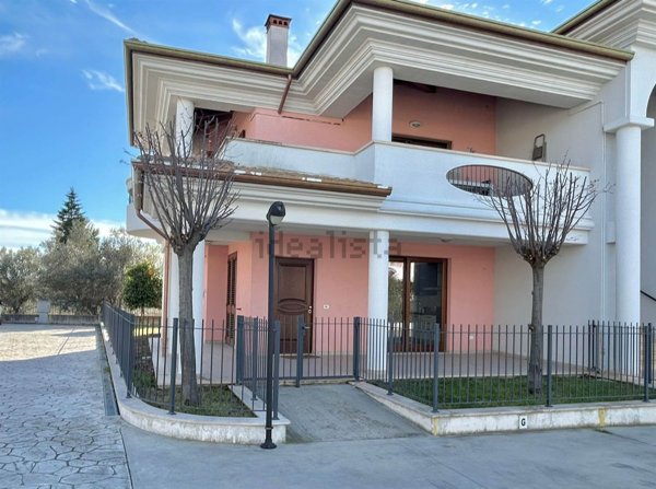 appartamento in vendita a San Vito Chietino in zona Mancini