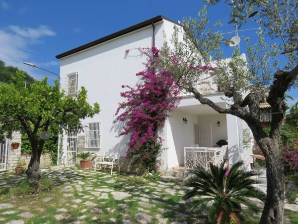 casa indipendente in vendita a San Vito Chietino