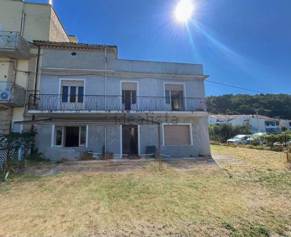 casa semindipendente in vendita a San Vito Chietino in zona Marina di San Vito