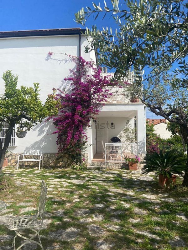 casa indipendente in vendita a San Vito Chietino in zona Sant'Apollinare