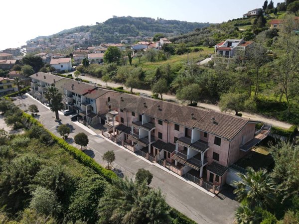 appartamento in vendita a San Vito Chietino in zona Marina di San Vito